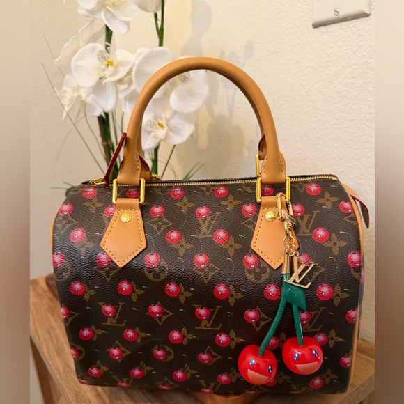 LV Cherries Bag Charm, Collection Edition, New - Picture 5 of 9